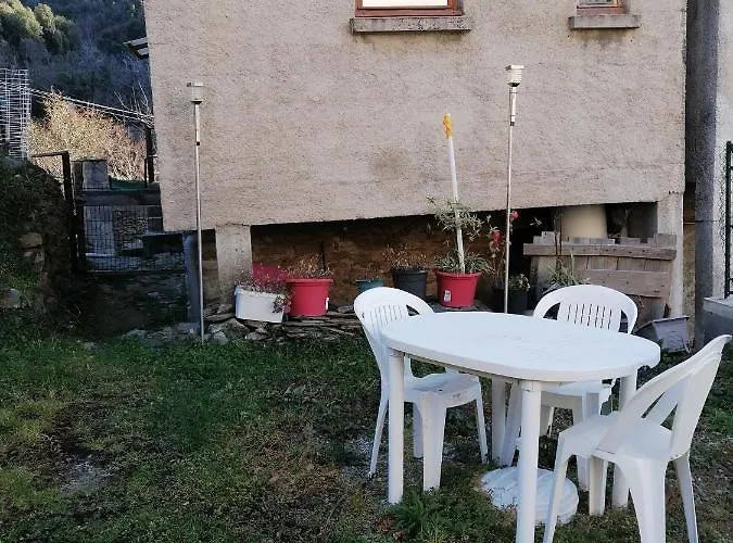 Semesterbostad Maison De Caractere Bustanico